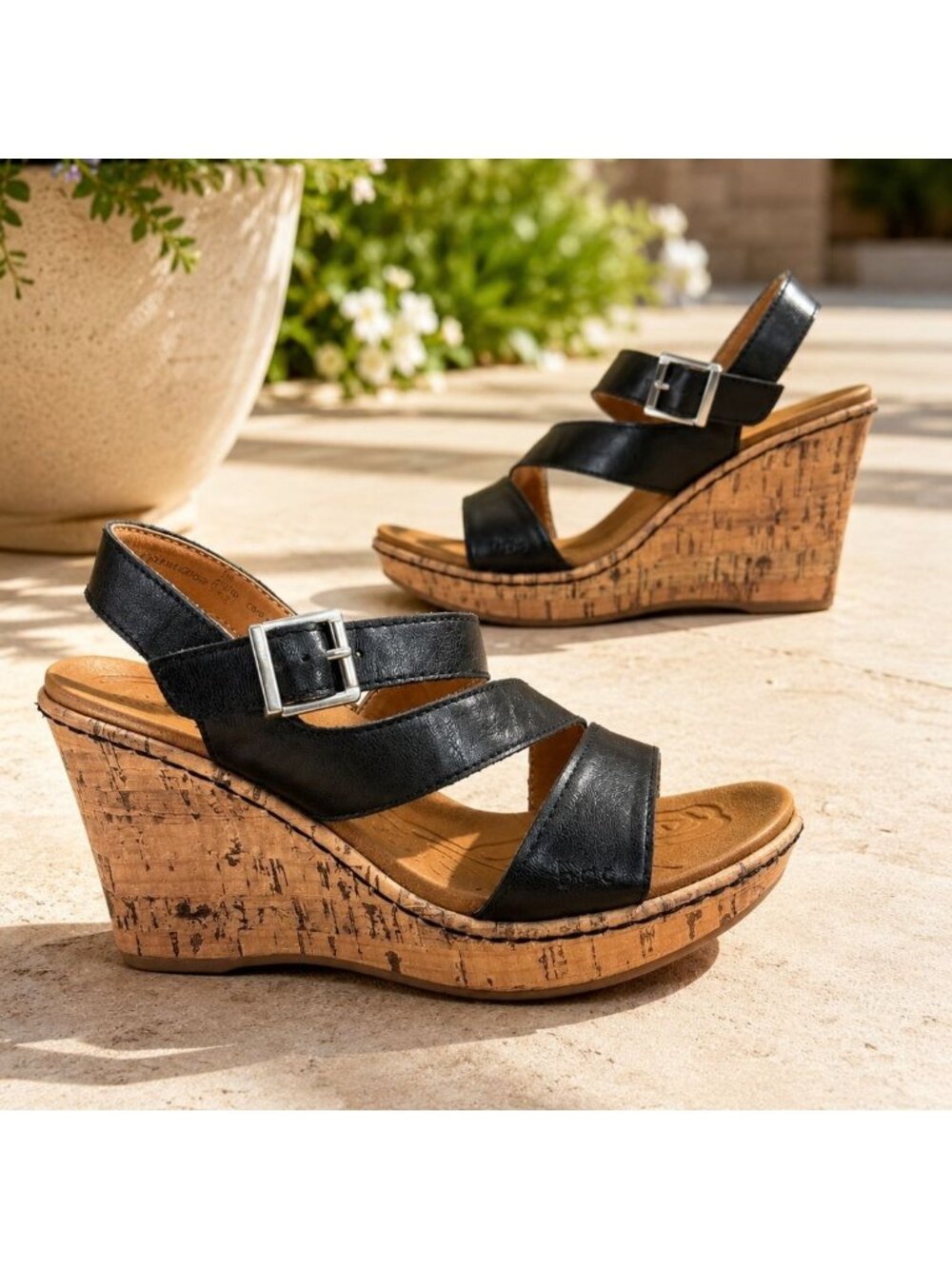 BOC Born Concepts Black Strappy Wedge Sandals 7 M Schirra Z13700 Buckle Strap